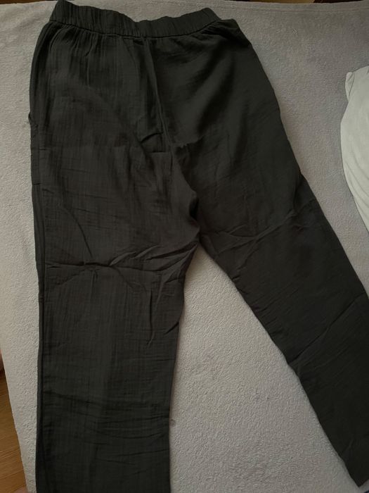 Pantaloni lejeri Zara