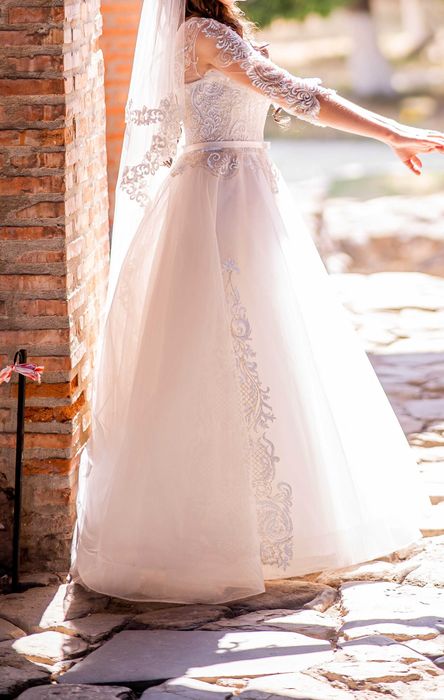 Vand rochie de mireasa DEOSEBITA