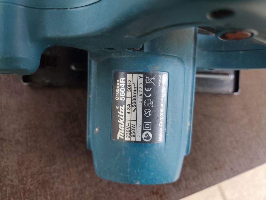 Fierăstrău circular manual Makita