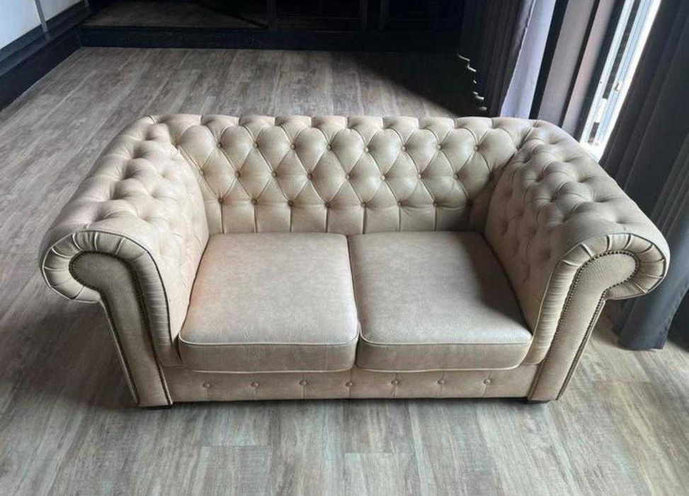 set canapele Chesterfield luxoase masuta cafea