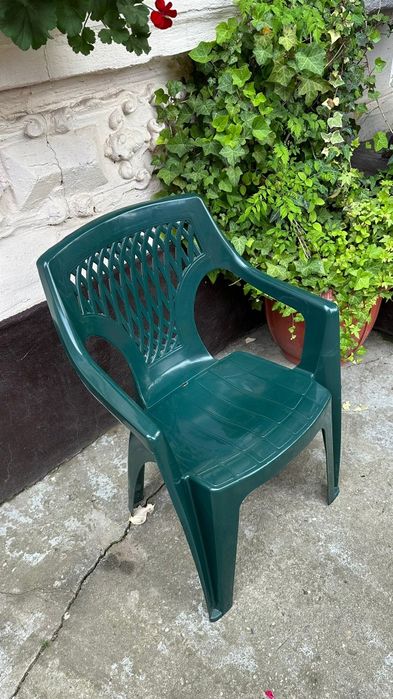 Vand masa cu 6 scaune