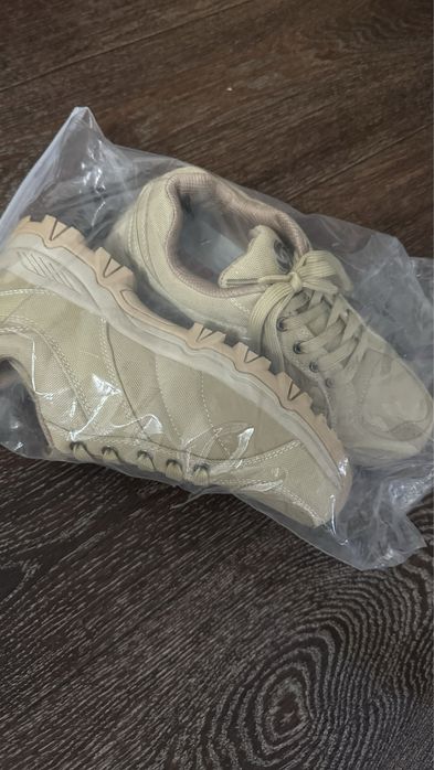 Продам кросовки