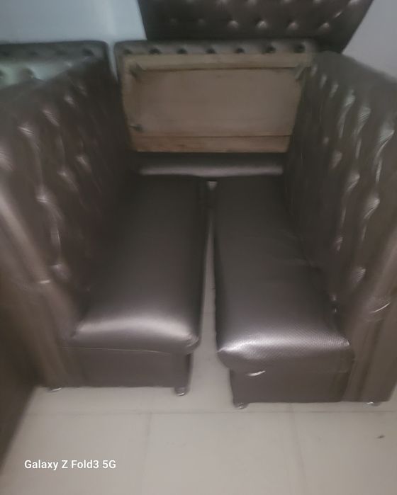 Продам диваны для кафе