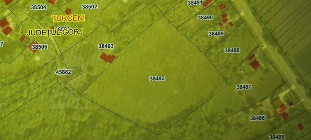 Teren extravilan si intravilan de vanzare total 12264 mp
