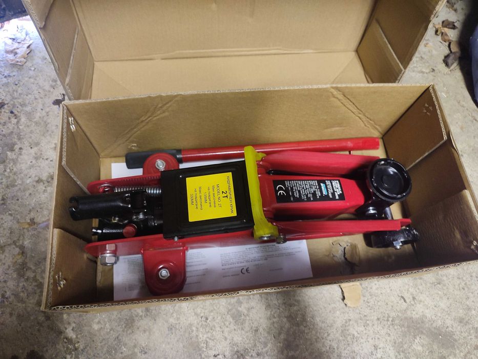 Хидравличен крик тип крокодил 2т