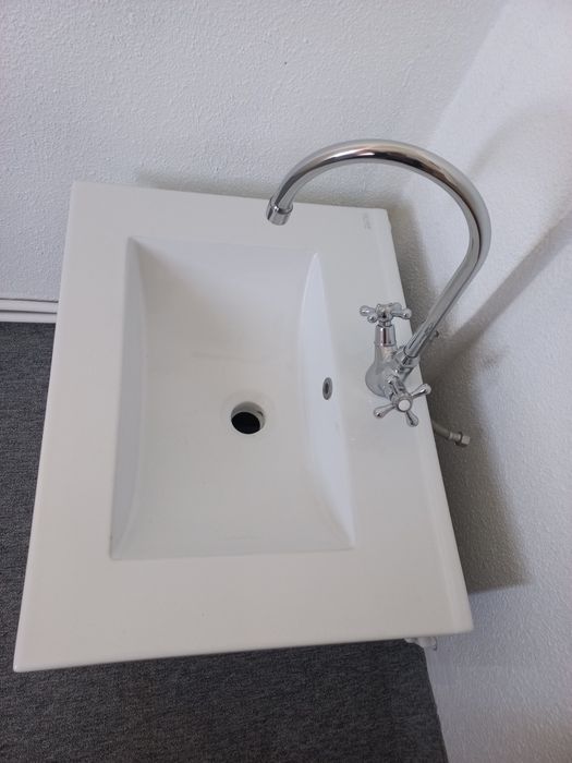 Set Mobilier Baie Suspendat cu Lavoar Ceramic și Baterie Retro + Sifon Nou