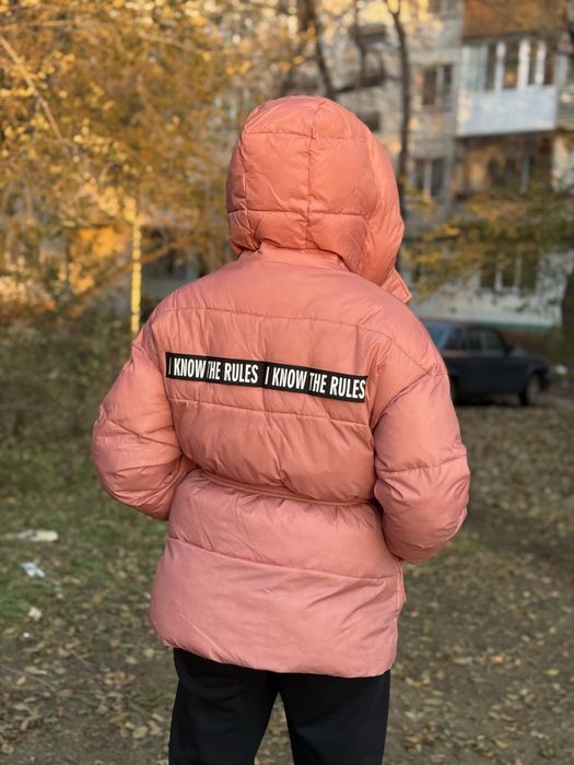 Зимняя куртка с капюшоном