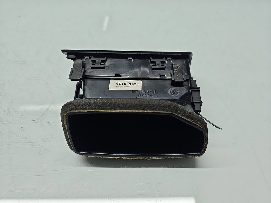 Grila aerisire stanga Volkswagen Passat CC (358) [Fabr 2012-2016] 3AC8