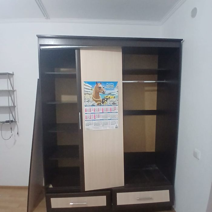 Кухонный гарнитур, прихожая