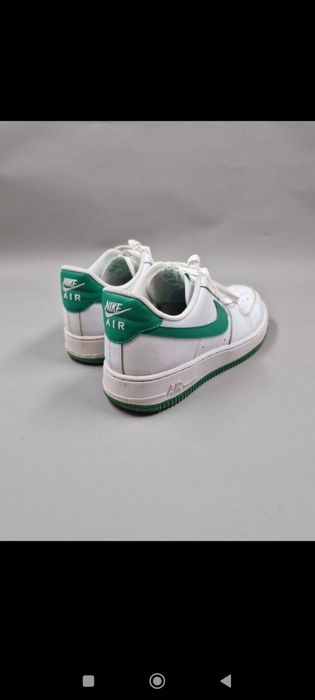 Продам оригинальные кроссовки Nike air