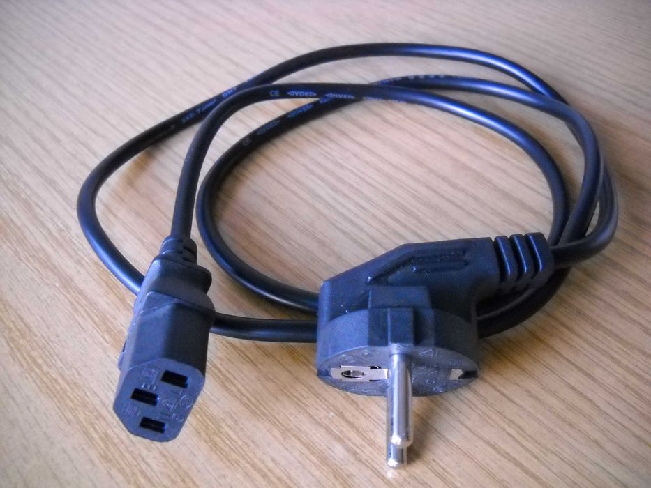 Продавам нови захранващи кабели,  за захранване на компютри и лаптопи: