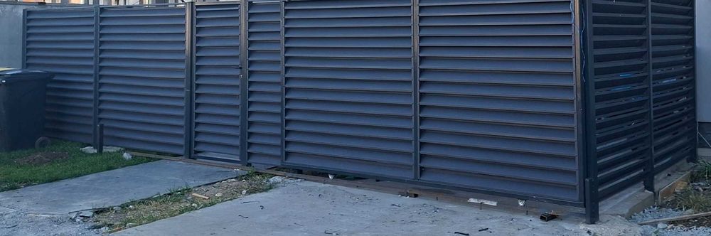 Gard metalic 5.5 m, poarta culisanta auto 5.5m si poarta pietonala 1m + stalpi metalici de sustinere