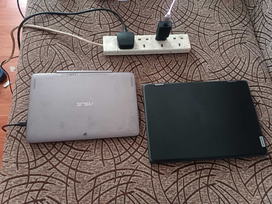 Vând doua laptopuri ASUS și LENOVO