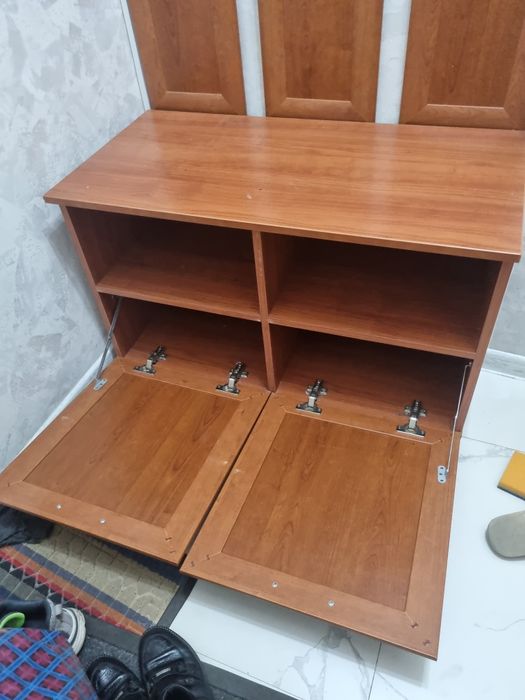 Продам шкаф в прихожую.