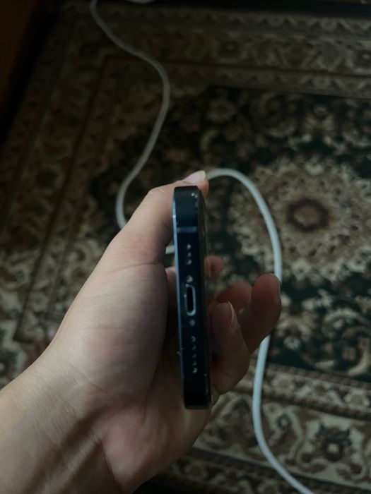 Продам iPhone 13 — 128 ГБ