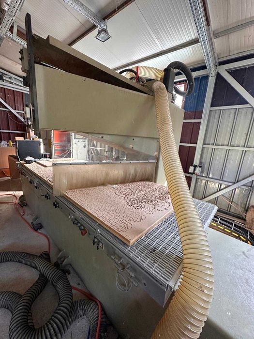 CNC pentru lemn SCM RECORD 2 modernizat functioneaza cu MACH 3