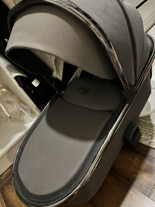 Продам зимнюю коляску MON