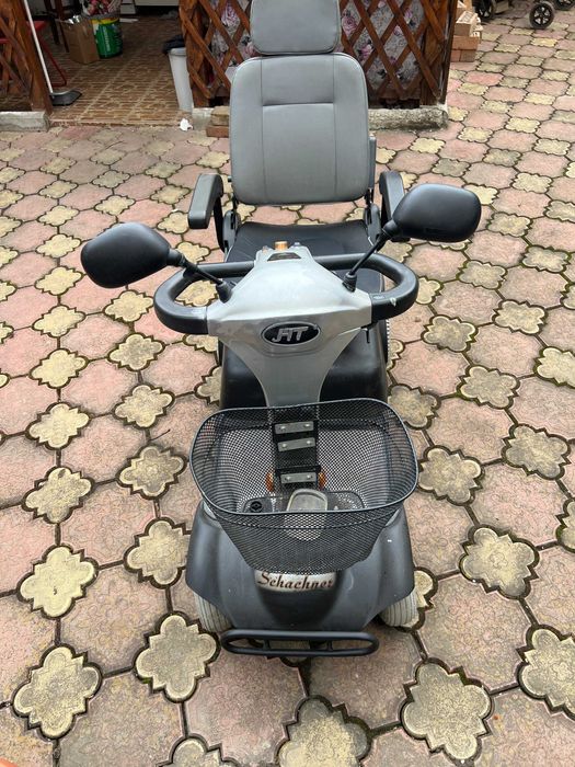 Scuter electric pentru persoane cu dizabilitati