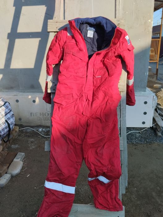 Продам спецодежду.