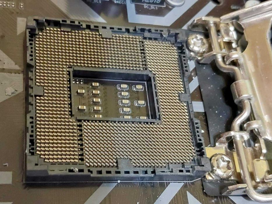 Intel Core i7 8700 + Gigabyte B365M DS3H