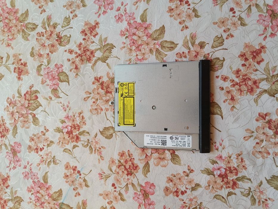 Unitate Optică DVD Writer Externă / Internă Slim - Model GUE1N (HLDS)