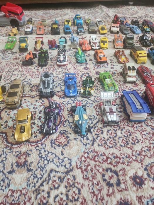 Машинки Hot wheels 115 штук