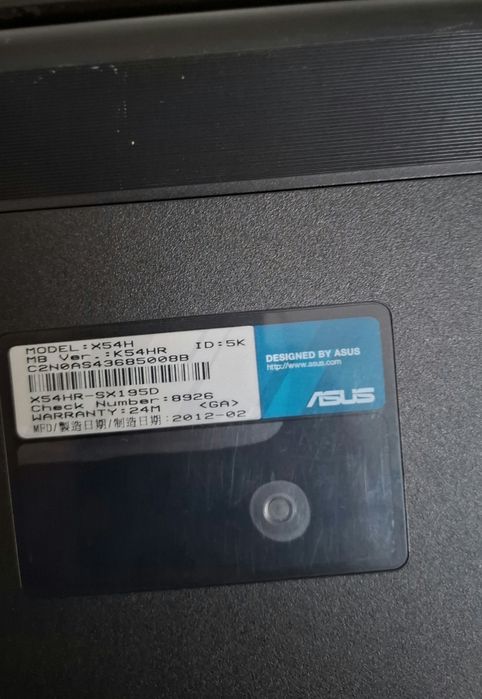 Vand laptop-uri pentru piese!