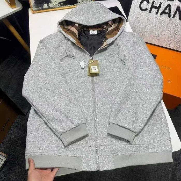 зипка от бренда Burberry