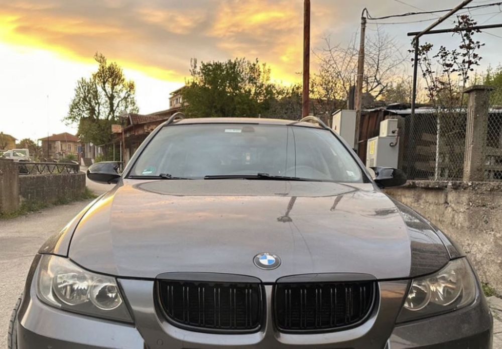 Двойни Решетки (Бъбреци) BMW E90/E91 – Черен гланц – Пре фейс