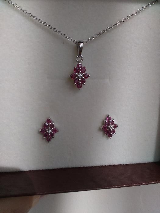 Сребърен комплект с рубини