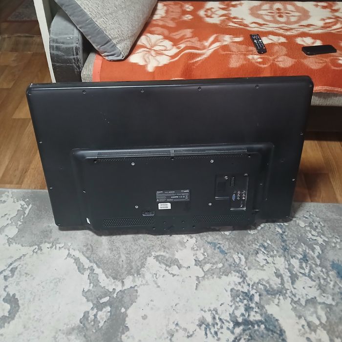 Продам телевизор на запчасти