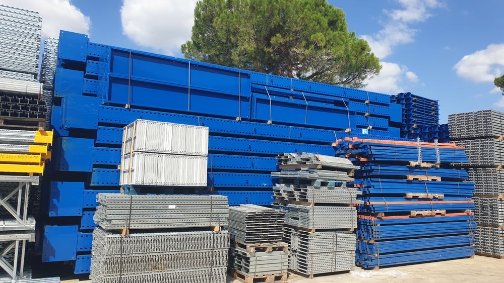 Lichidare stoc la rafturi metalice pentru depozitare