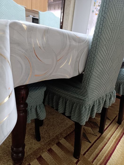 Продаётся стол со стульями