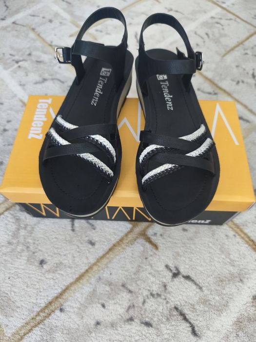 Дамски нови сандали 36