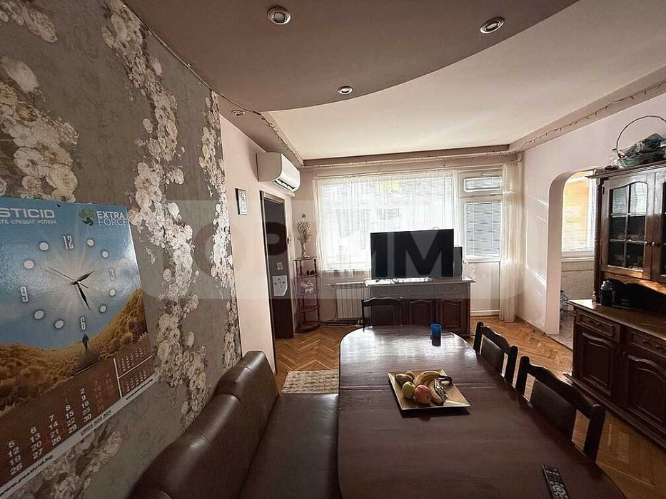 Тристаен апартамент в центъра на град Добрич