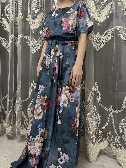 Женская одежда, платья.