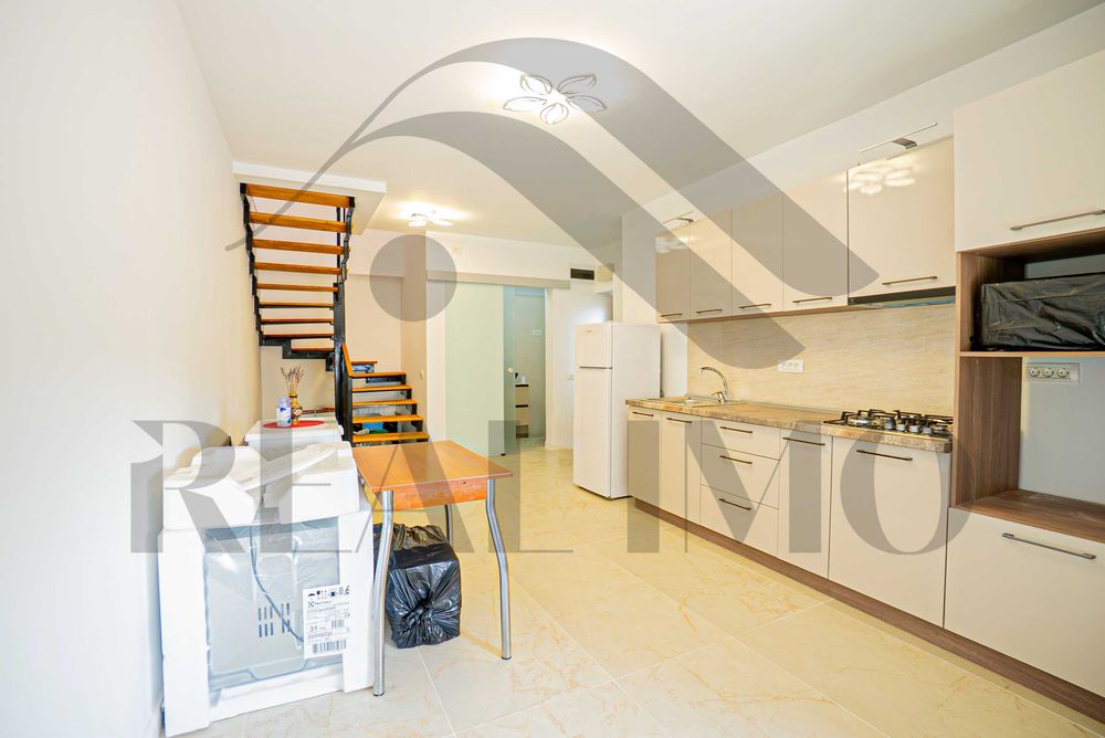 Duplex exclusivist în Piața Ovidiu | Vedere către Portul Turistic Tomis | Complet renovat în 2025