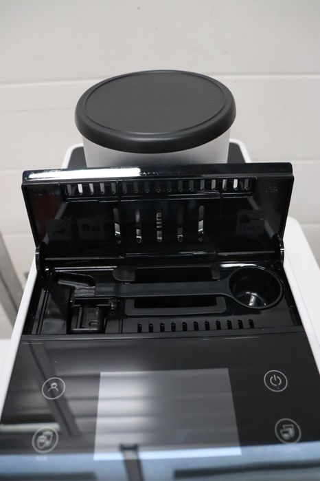 Кафеавтомат Delonghi Rivelia EXAM440.55.W 1450W, LatteCrema Hot, 19bar