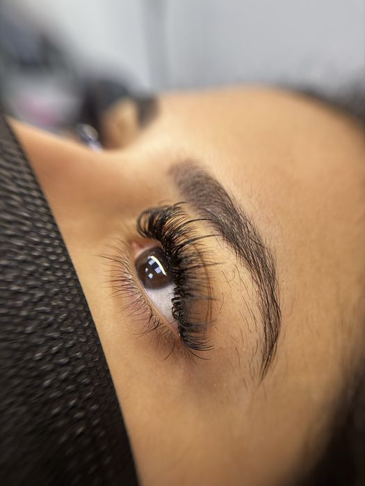Наращивание ресницы