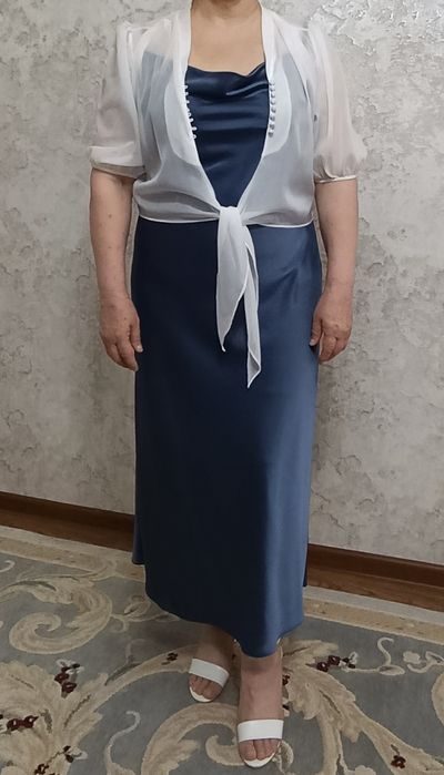 Продам платье за 10 тысяч тг