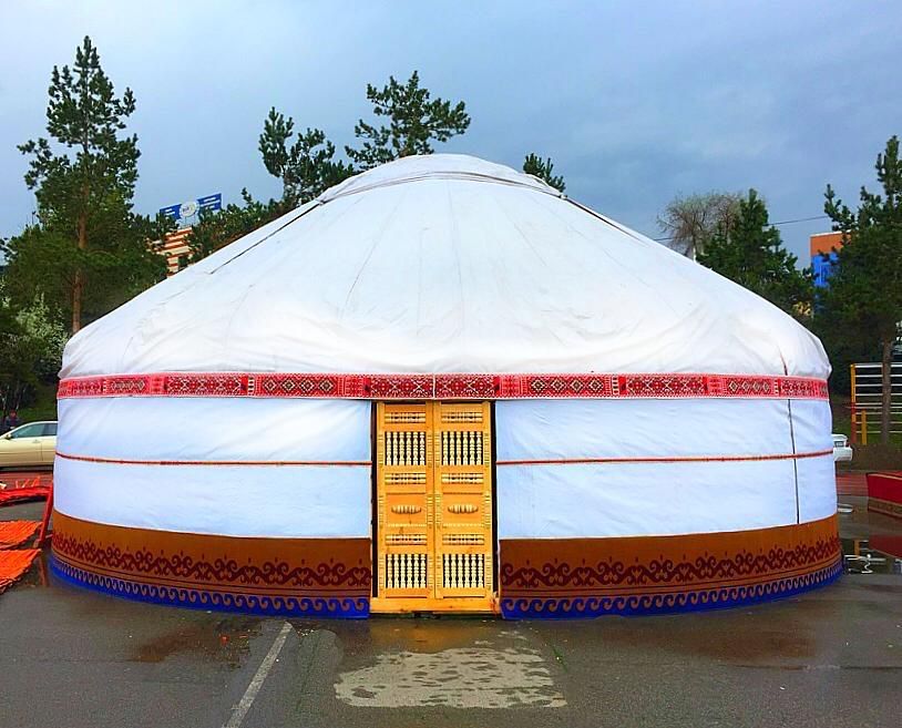 Юрта, қазақы үй, киіз үй.