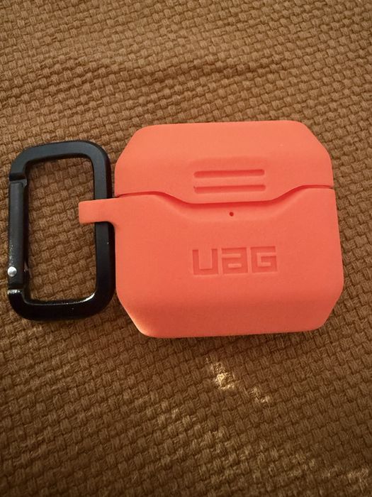 AirPods 3 MagSafe si husa UAG