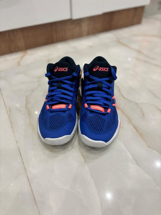 Маратонки Asics-чисто нови с етикет