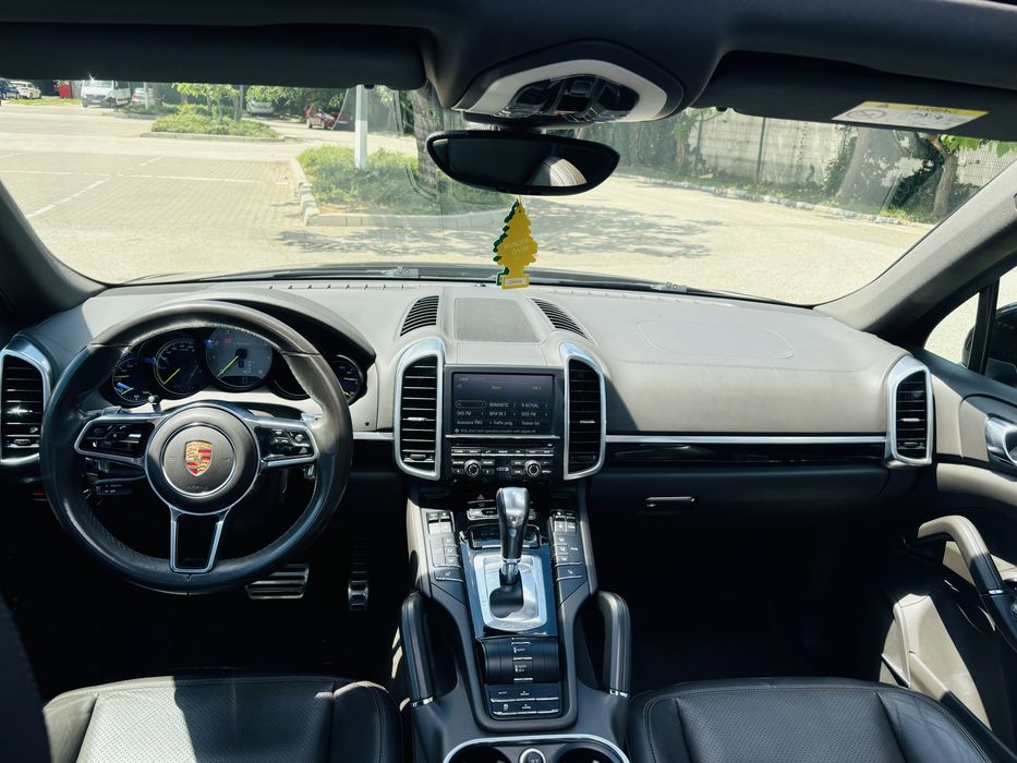 Porsche Cayenne Hybrid PHEV