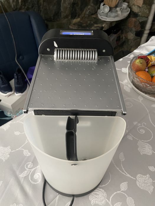 Aparat de cafea Nespresso Professional  CS100