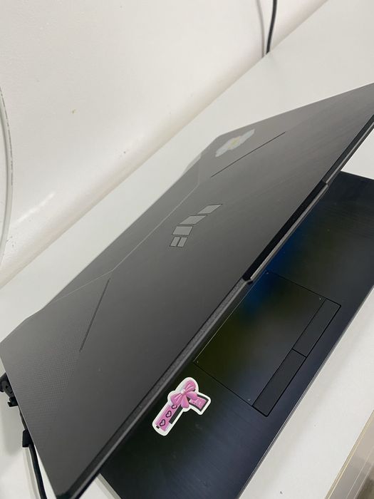 vând laptop de gaming ASUS FA506IHR-HN039