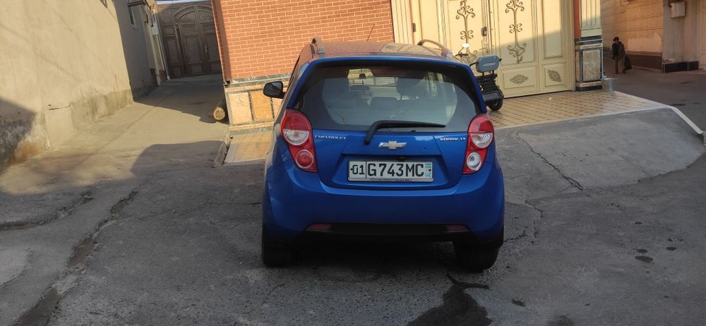 Срочно сотилади спарк 2014 йил