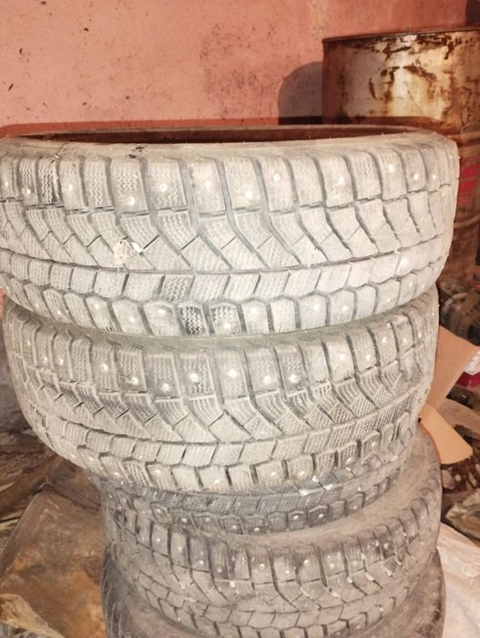 Продам срочно зим резины 14