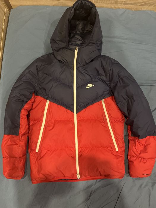 Яке Nike Storm-FIT
