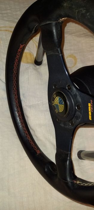 BMW E30 Ursuleț - volan MOMO